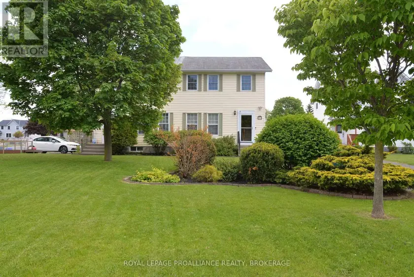 Semi-Detached/Link at 964 UXBRIDGE CRESCENT, Kingston