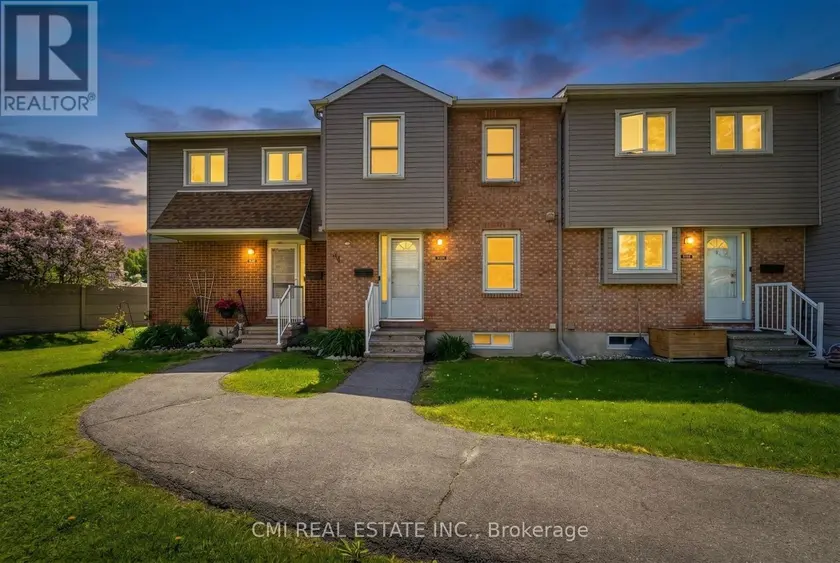 Townhouse at B - 1765 LAMOUREUX DRIVE, Ottawa