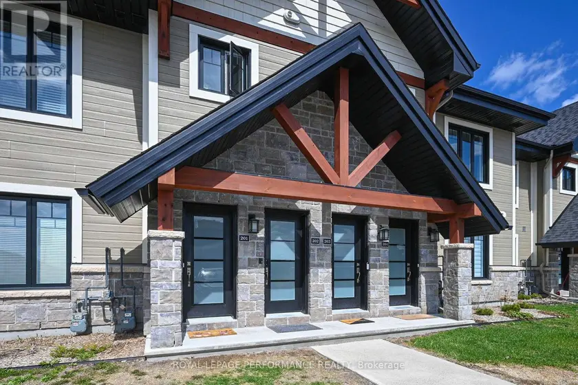Townhouse at 202 - 83 ST MORITZ TRAIL, Russell