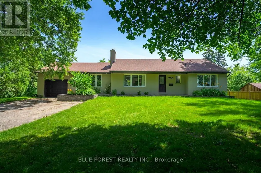 Detached at 966 GLENBANNER ROAD, London