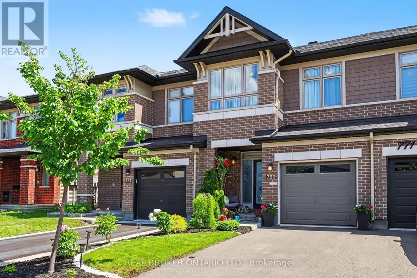 Townhouse at 769 CAIRN CRESCENT, Ottawa