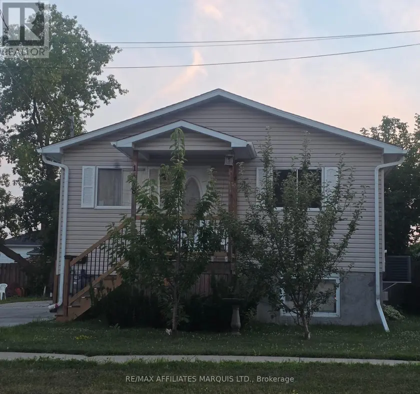 Detached at 1418 CUMBERLAND STREET, Cornwall