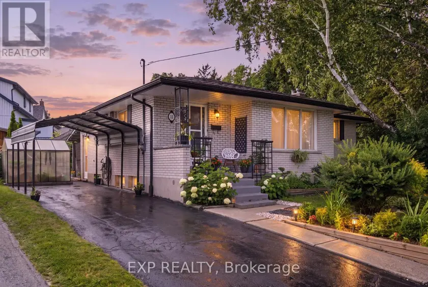Detached at 11 SUMMIT CRESCENT, Guelph