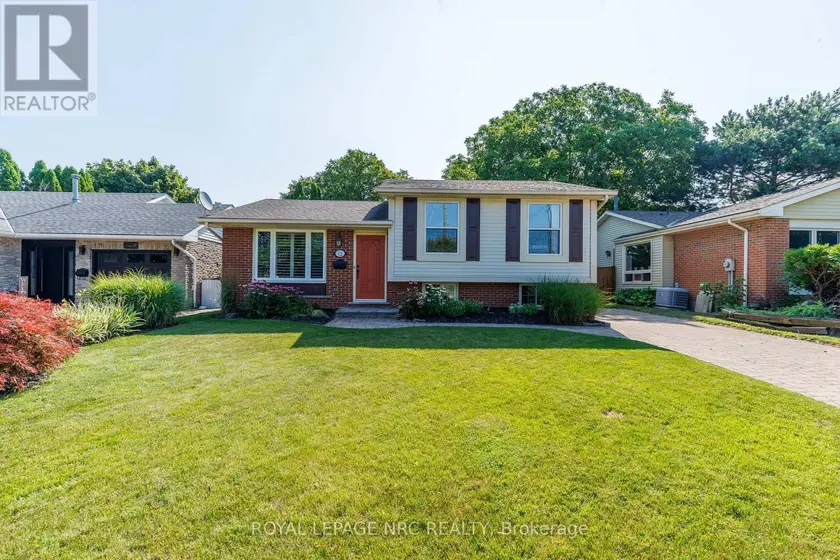 Detached at 12 WILLCHER DRIVE, St. Catharines