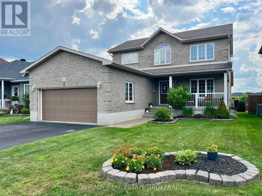 Detached at 1004 CRESTWOOD DRIVE, Brockville