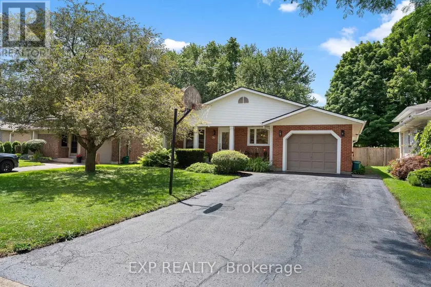 Detached at 10 BROOKBANK CRESCENT, Pelham