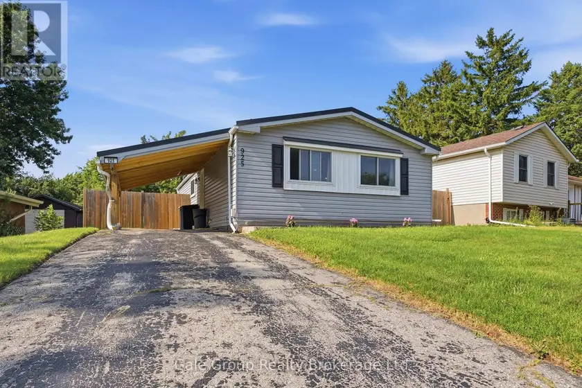 Detached at 925 SUNSET BOULEVARD, Woodstock