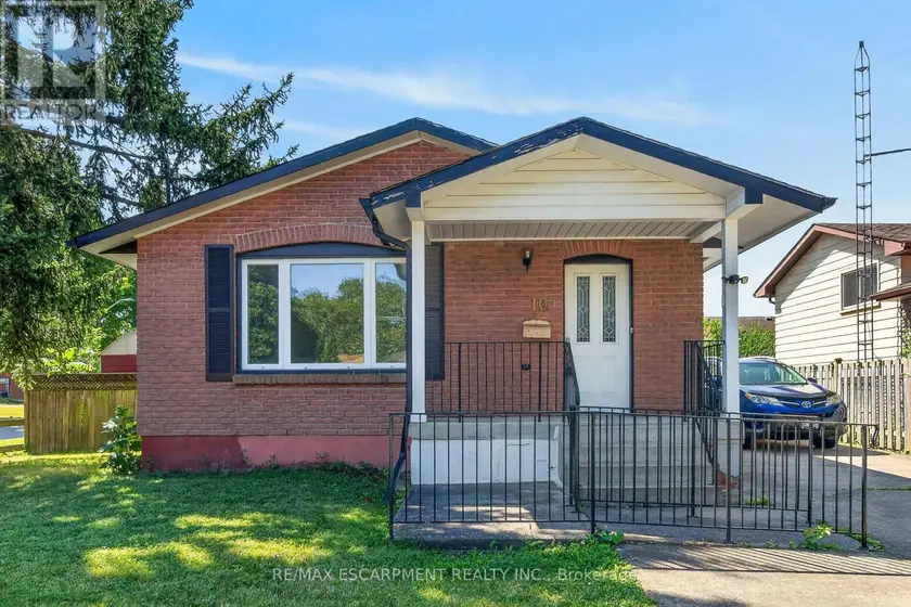Detached at 10 TRACEY ROAD, St. Catharines
