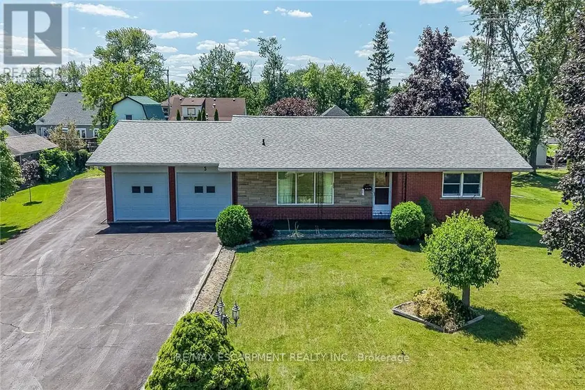 Detached at 1 KEEN STREET, Haldimand