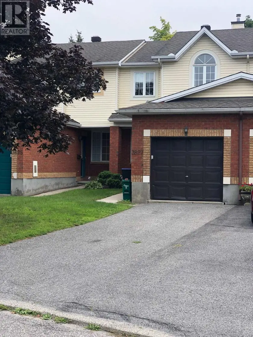 Townhouse at 3827 CROWSNEST AVENUE, Ottawa
