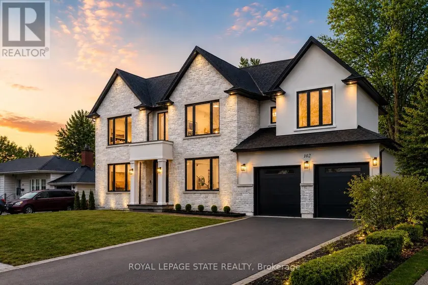 Detached at 102 CUMMING COURT, Hamilton