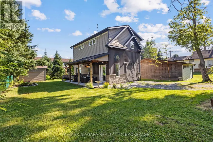 Detached at 1 LINDEN AVENUE, Pelham