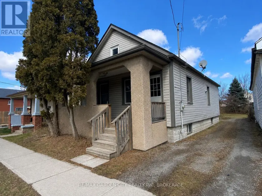 Detached at 200 LINCOLN STREET, Welland
