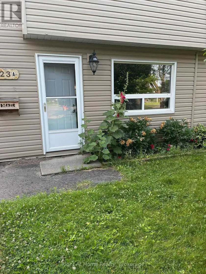 Semi-Detached/Link at 323A WENTWORTH CRESCENT, Thunder Bay