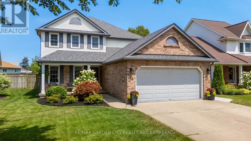 Detached at 73 WEST FARMINGTON DRIVE, St. Catharines