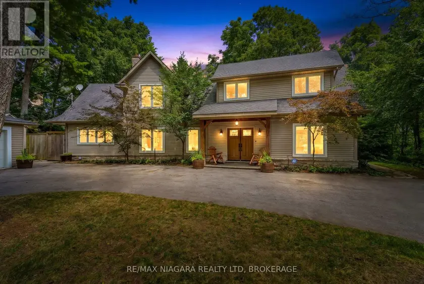 Detached at 429 RIDGE ROAD E, Grimsby