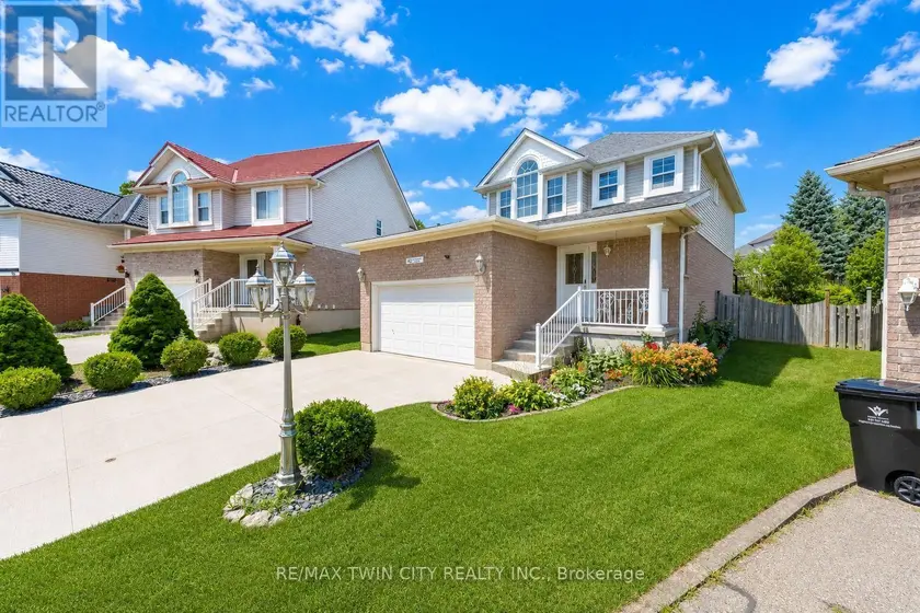 Detached at 42 BRIARMEADOW CRESCENT, Kitchener