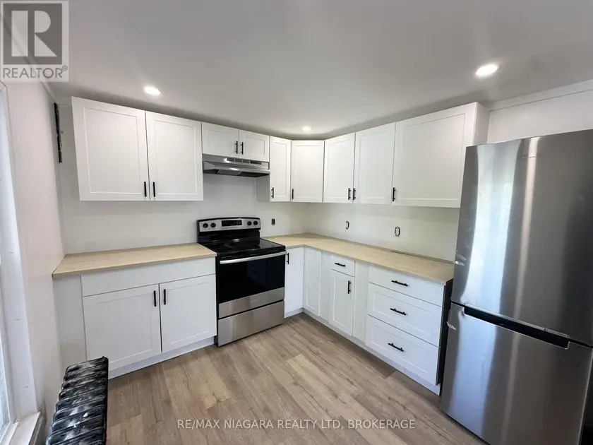 Detached at #2 - 94 CROWLAND AVENUE, Welland