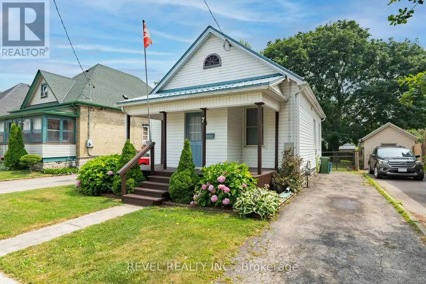 Detached at 7 MAPLE STREET, St. Thomas