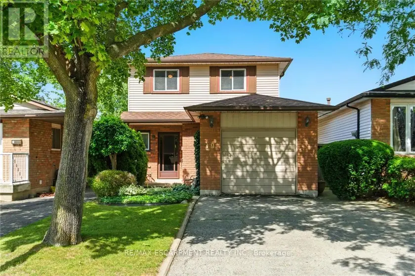 Detached at 39 MEGNA COURT, Hamilton