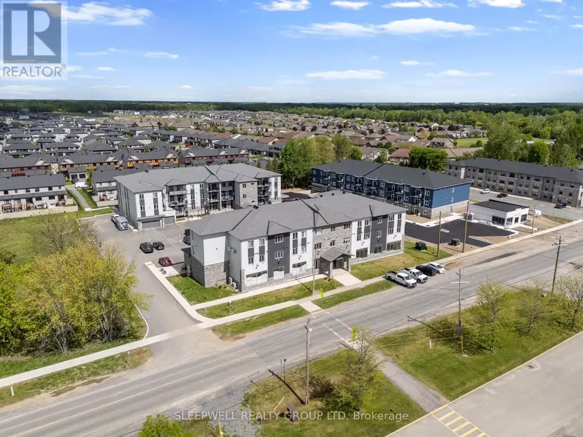 Multiplex at 305 - 979 NORTH RUSSELL ROAD, Russell