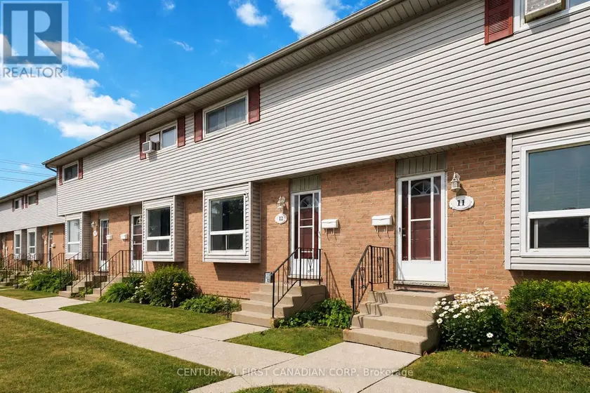 Townhouse at 12 - 1430 JALNA BOULEVARD, London South