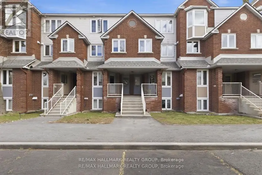 Townhouse at 3 - 390 BRISTON PRIVATE, Ottawa