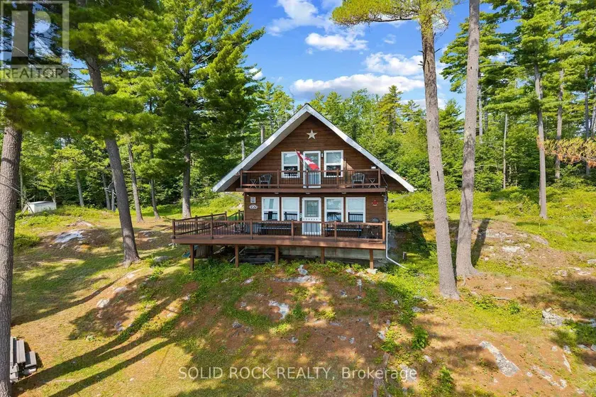 Detached at 992 WHITE LAKE SHORE NORTH, Lanark Highlands