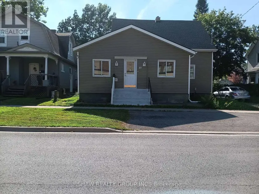Detached at 37 CATHERINE STREET, St. Catharines