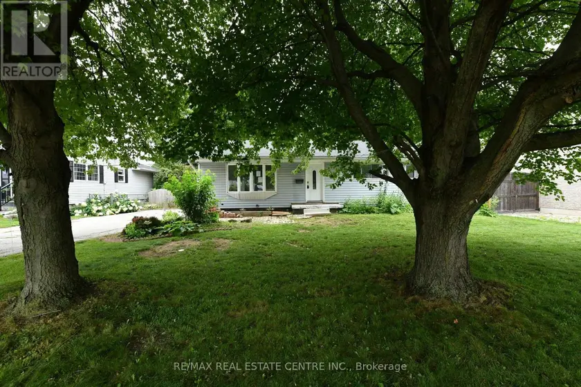 Detached at 15 MILLER DRIVE, Hamilton