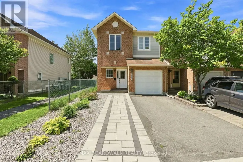 Townhouse at 5981 PINEGLADE CRESCENT, Ottawa