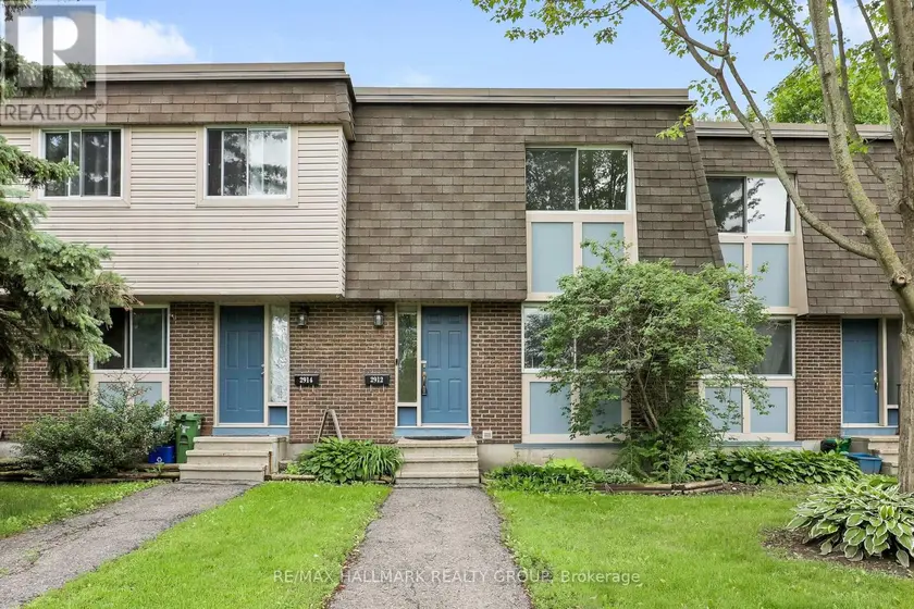 Townhouse at 2912 FAIRLEA CRESCENT, Ottawa