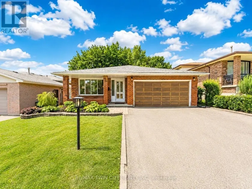 Detached at 131 BRIERDALE DRIVE, Kitchener