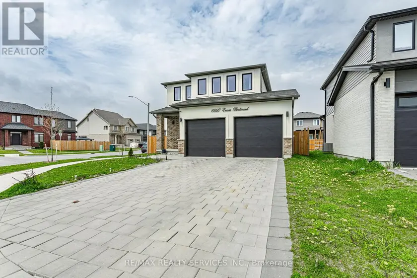 Detached at 2227 EVANS BOULEVARD, London