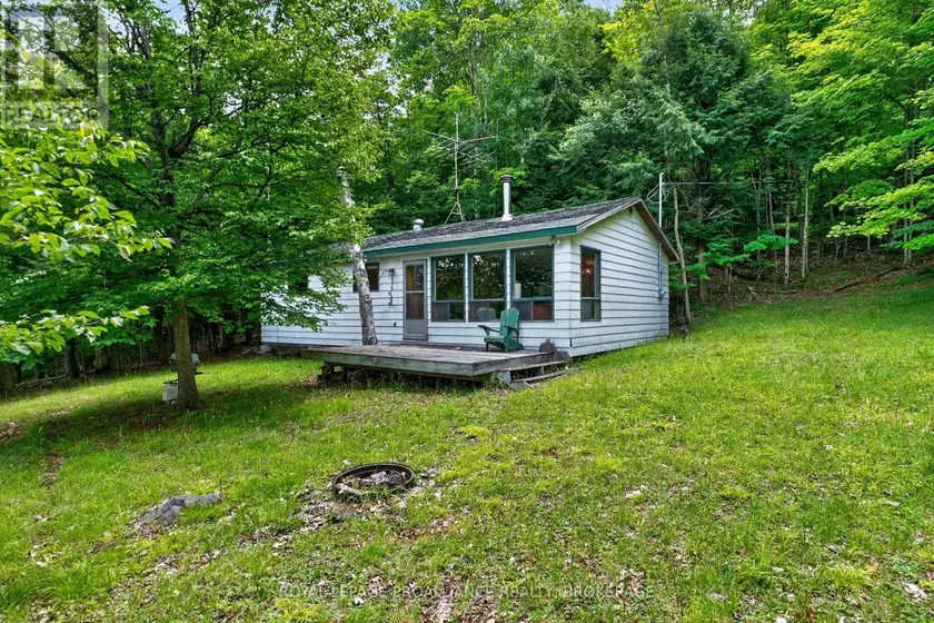 Detached at 119 CLIFF VIEW LANE, Frontenac