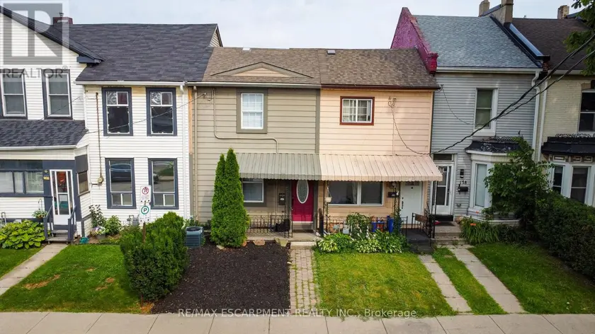 Townhouse at 180 WEST AVENUE N, Hamilton