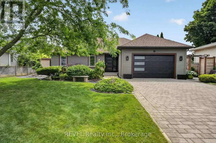 Detached at 16 CONFEDERATION DRIVE, Niagara-on-the-Lake