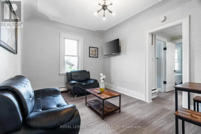 Multiplex at 8 - 425 MCKENZIE AVENUE, London South