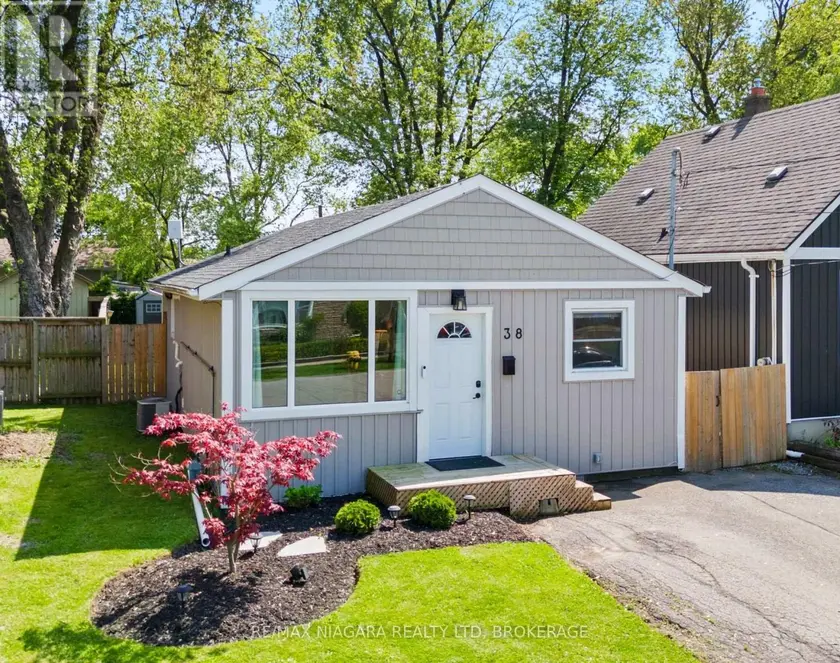 Detached at 38 ALEXANDRA BOULEVARD, St. Catharines