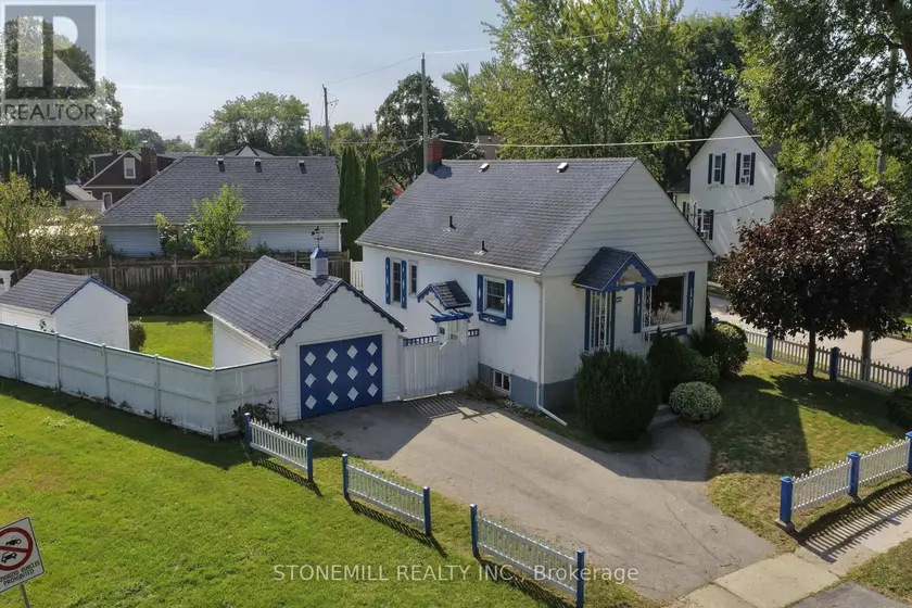 Detached at 272 CARLTON STREET, St. Catharines