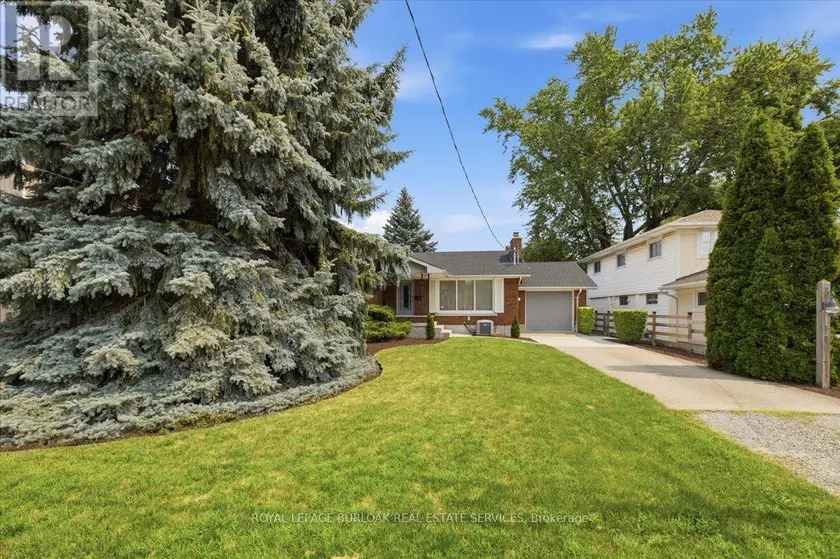Detached at 4 CORBETT AVENUE, St. Catharines