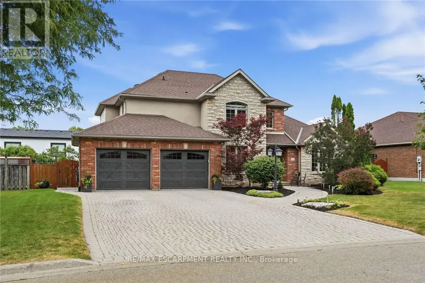Detached at 5 MANOR CRESCENT, Grimsby