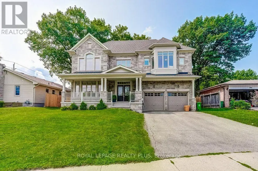 Detached at 3 NISKA DRIVE, Hamilton