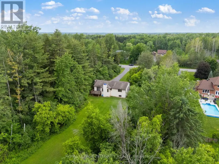 Detached at 1702 CENTURY ROAD, Ottawa