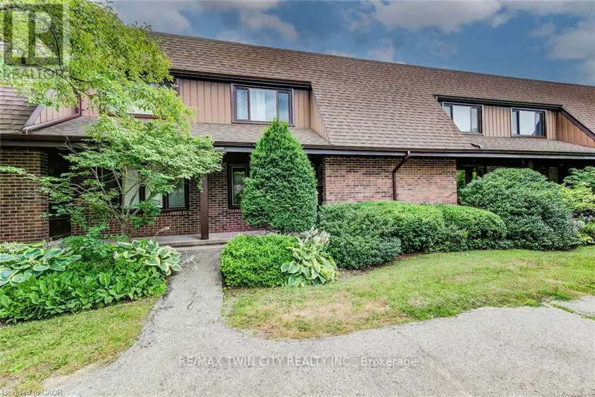 Townhouse at 15 - 285 SANDOWNE DRIVE, Waterloo