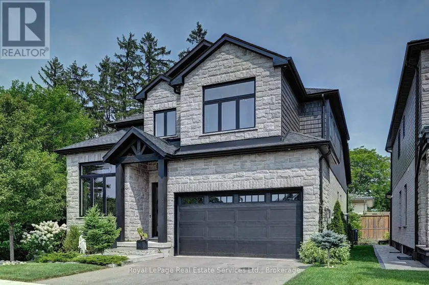 Detached at 8 - 450 BRIDGEPORT ROAD, Kitchener