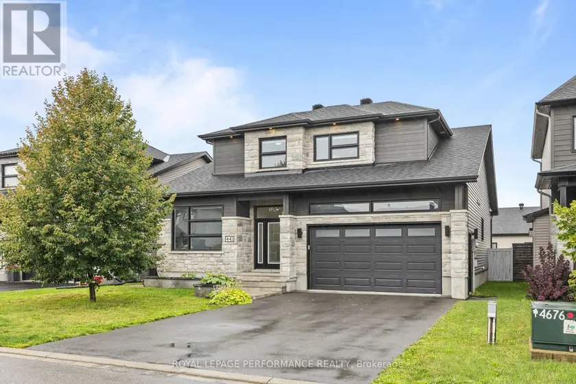 Detached at 441 BRUGES STREET, Russell