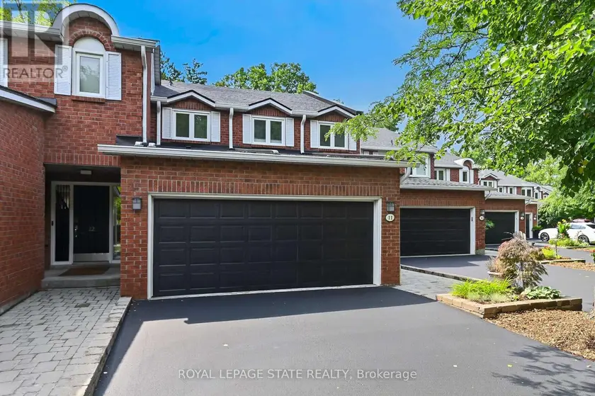 Townhouse at 11 - 151 MCNIVEN ROAD, Hamilton