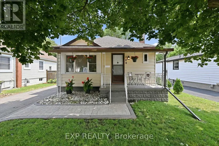 Detached at 129 EAST 25TH STREET, Hamilton