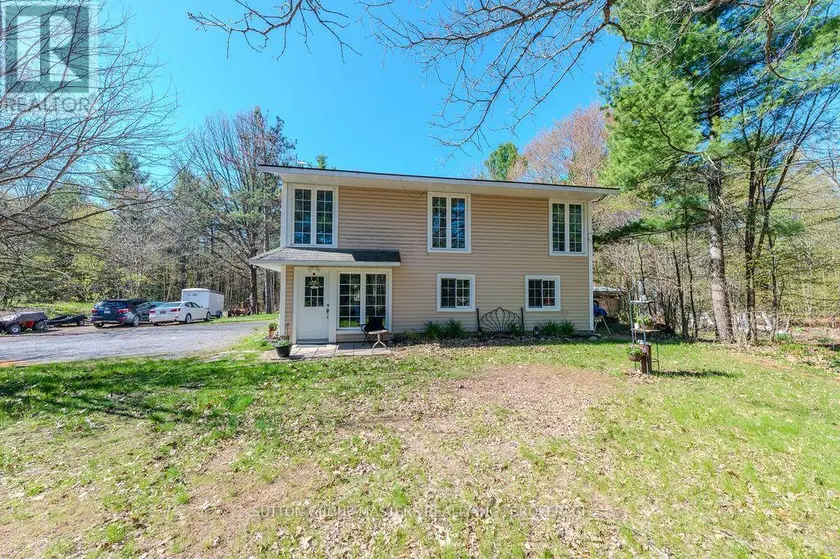 Detached at 1839 OAK FLATS ROAD, Frontenac